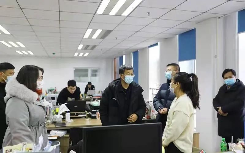 学校领导对我校驻村干部履职情况进行专项督查调研