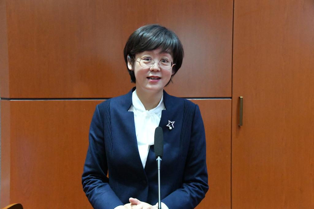内蒙古自治区中小学幼儿园教师培训项目执行办公室揭牌仪式暨内蒙古自治区2022年“三科”教师培训研讨会在我校举办