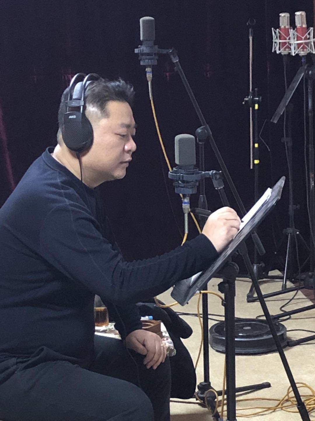 我校教师刘玮和家人共同创作公益抗疫歌曲《长安壮歌》