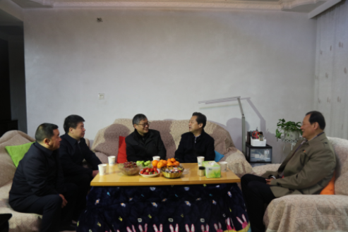 湘西州委书记虢正贵一行慰问我校科技工作者