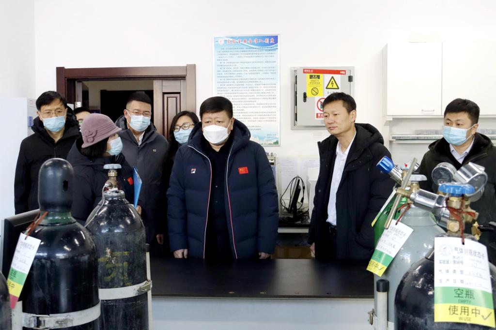 我校开展寒假前校园安全检查