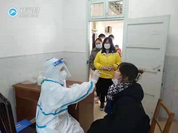 【我为师生办实事】便捷的核酸检测服务来了！学工处和校医院携手为学生返家解忧