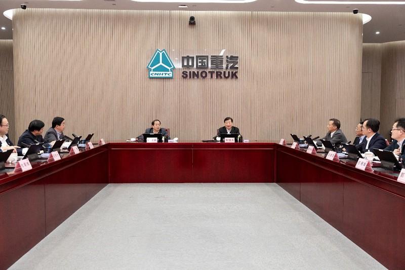上海交大-潍柴动力-中国重汽未来商用车创新联合研究中心举行签约揭牌仪式