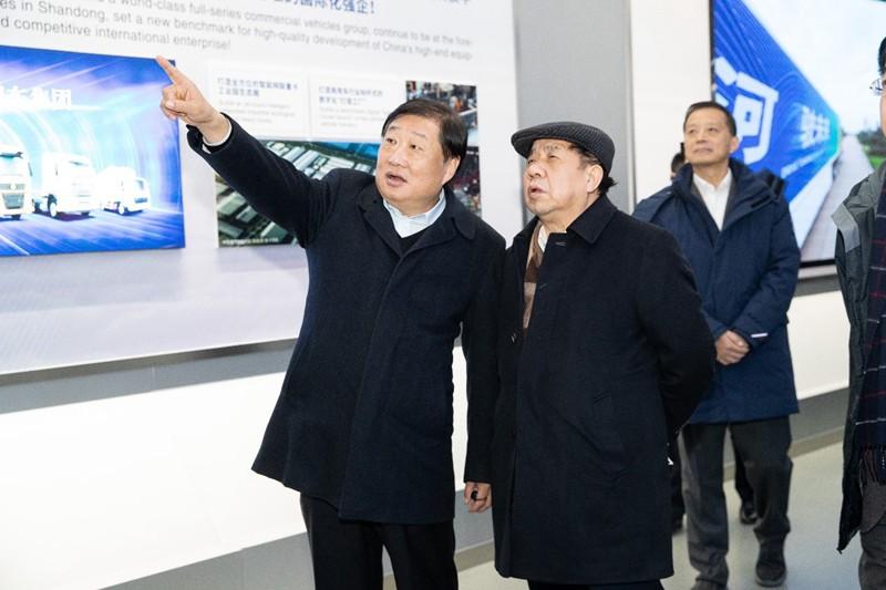 上海交大-潍柴动力-中国重汽未来商用车创新联合研究中心举行签约揭牌仪式
