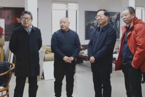 省委宣传部副部长胡代松来我校慰问“时代楷模”段江华教授
