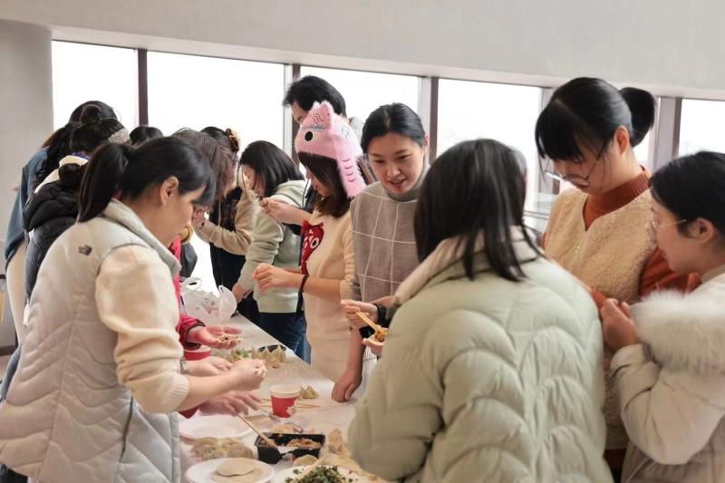 档案文博管理中心举行年终联欢和过“两个生日”主题活动