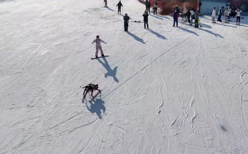 上海交大自主设计研发滑雪机器人助力“科技冬奥”