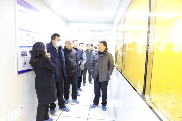 市教委领导一行调研微电子学院