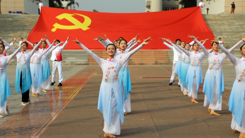 广西：高校青年学子传唱《领航》 激发奋斗热情