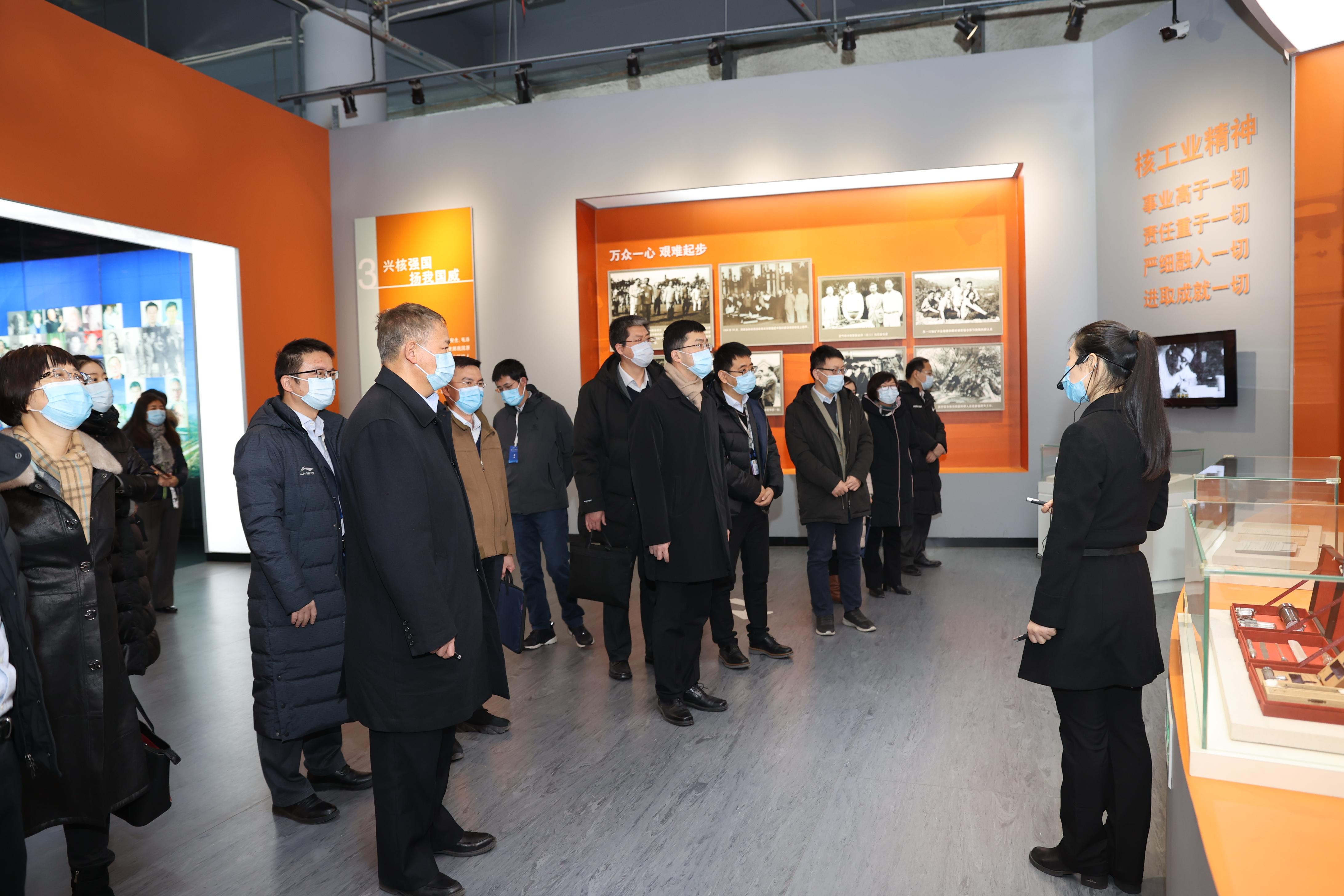 清华大学与中核集团联合培养定向生合作25周年座谈会举行