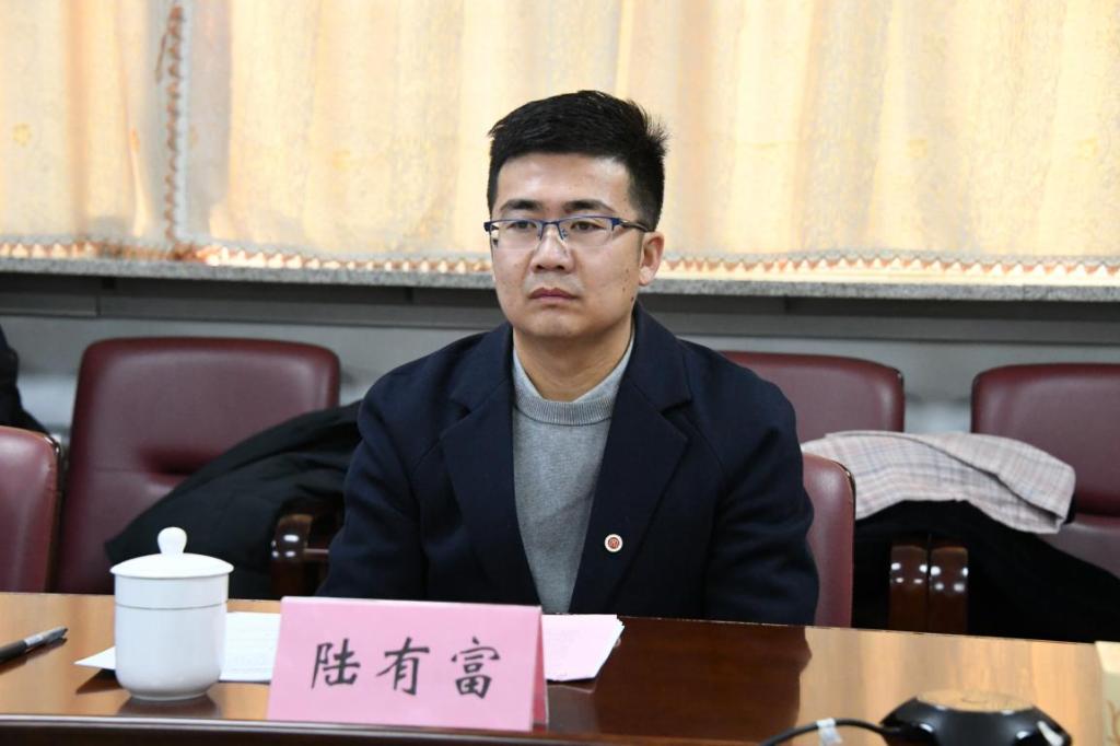 内蒙古自治区中部片区2022年民族语言授课学校高中阶段国家统编教材教师国家通用语言培训启动会在我校举行