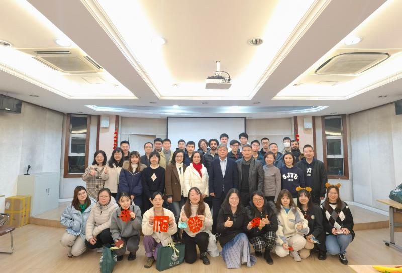 环境学院与外国语学院联合举办寒假留校学生2022年迎春慰问活动