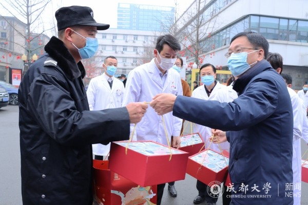 大年初一学校领导走访慰问临床医学院、附属医院一线医务人员和留院学生