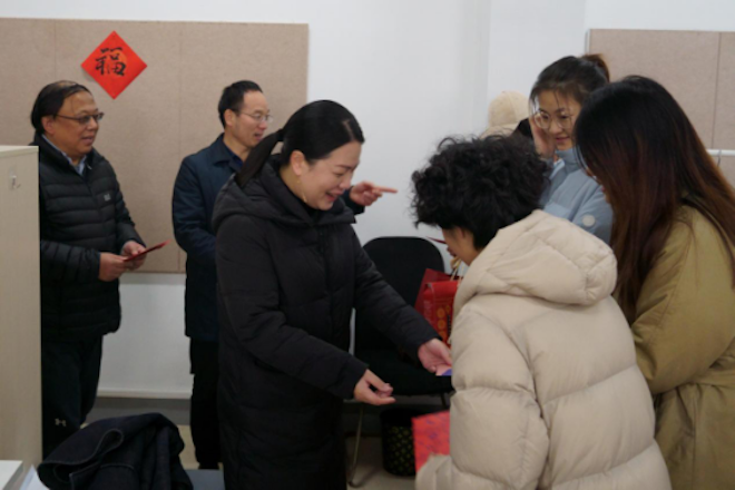 校领导赴设计学院走访慰问寒假留校学生