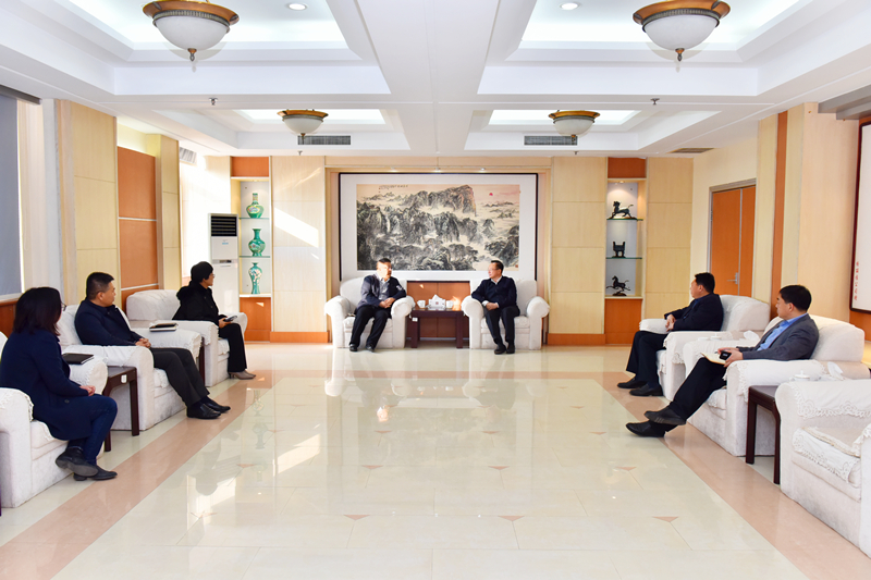 罗公利会见辛安街道办事处党工委书记韩华一行