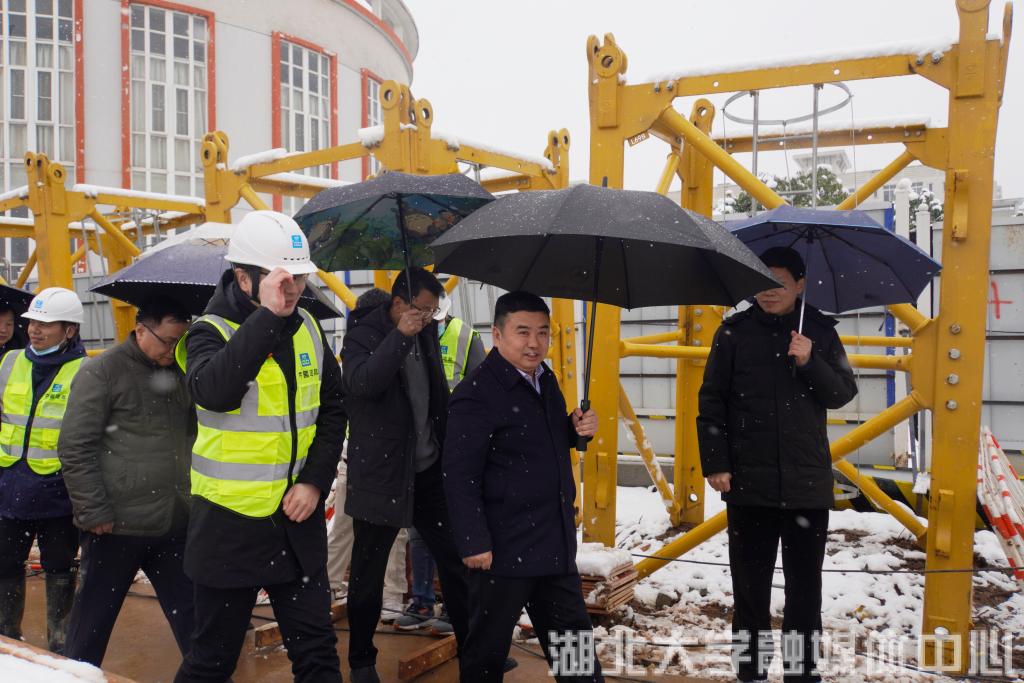 走基层 ▏刘建平校长走访阳逻校区学生公寓复工现场