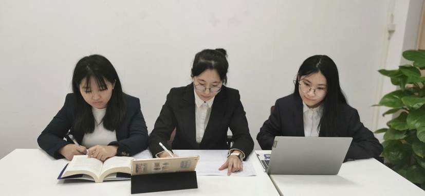 我校学子在国际人道法模拟法庭大赛获佳绩
