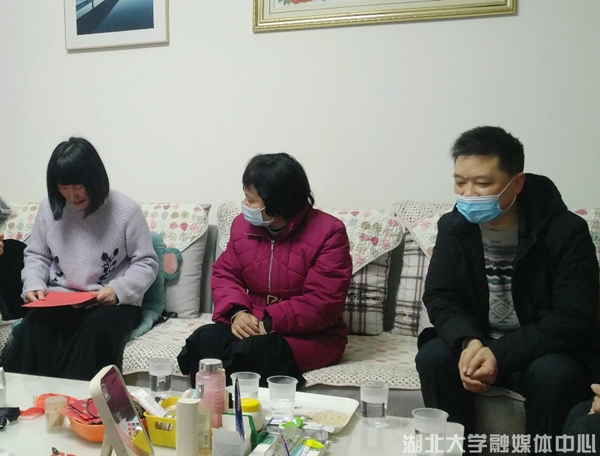 王红玲主委走访慰问我校民革党员困难家属