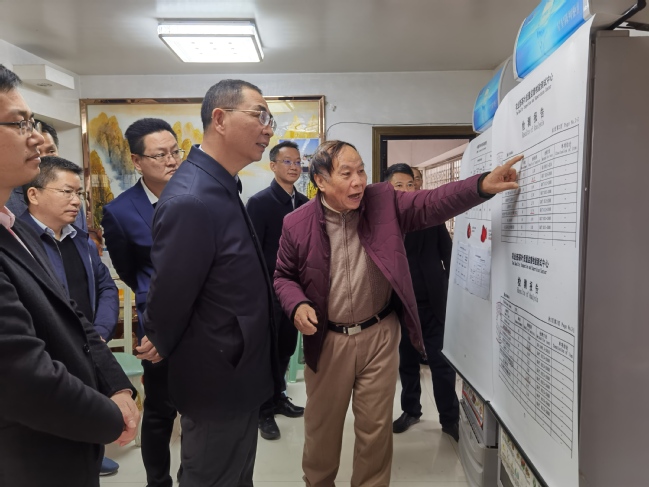 福州市委副书记、市长吴贤德看望慰问郑金贵教授