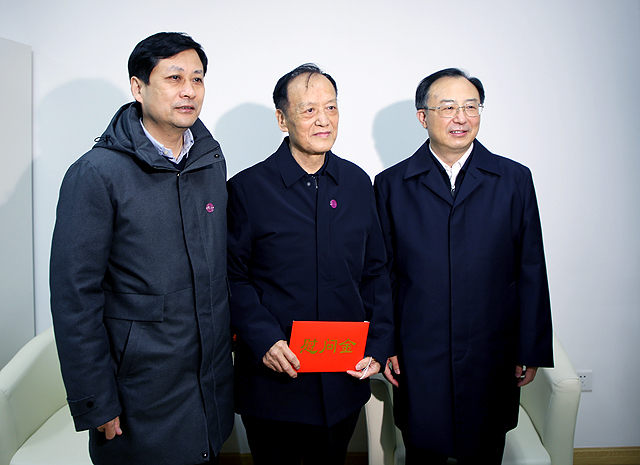江苏省委书记吴政隆同志来校看望王泽山院士