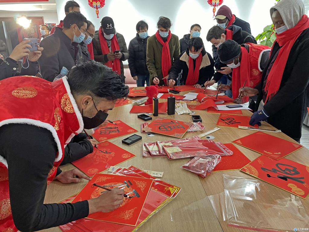 同庆虎年新春 共品中国年味 外籍师生共庆中国年