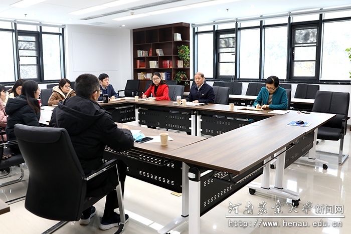 校长介晓磊参加所在党支部组织生活会
