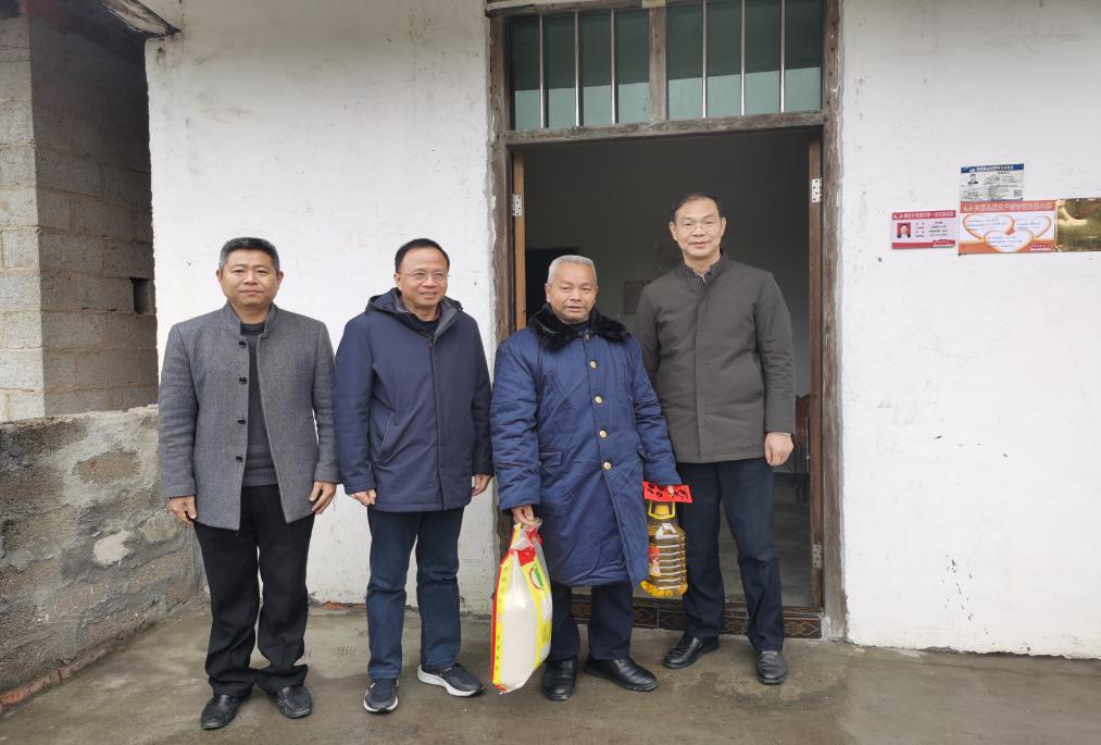 校长温和瑞一行到校驻点帮扶村调研指导乡村振兴工作