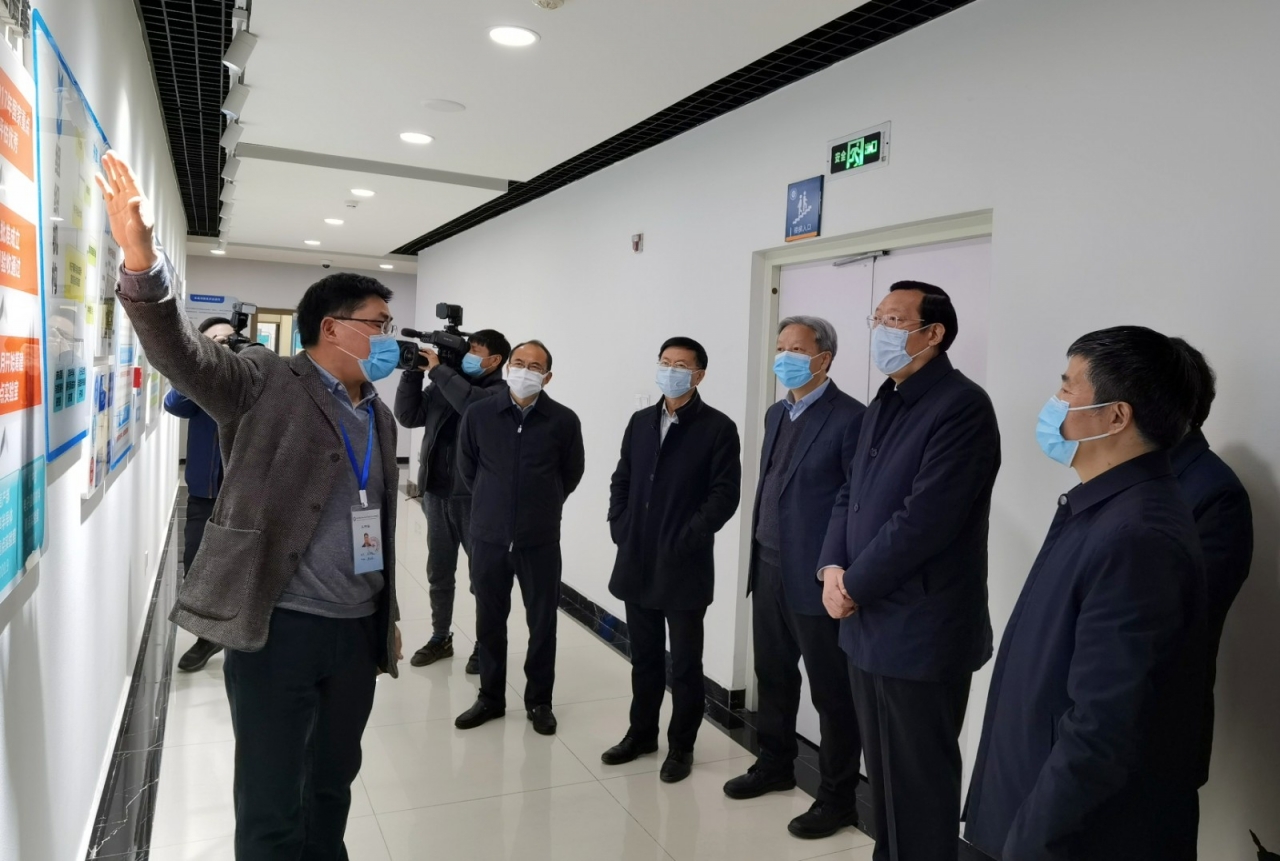 成都市政协主席张剡一行来校调研