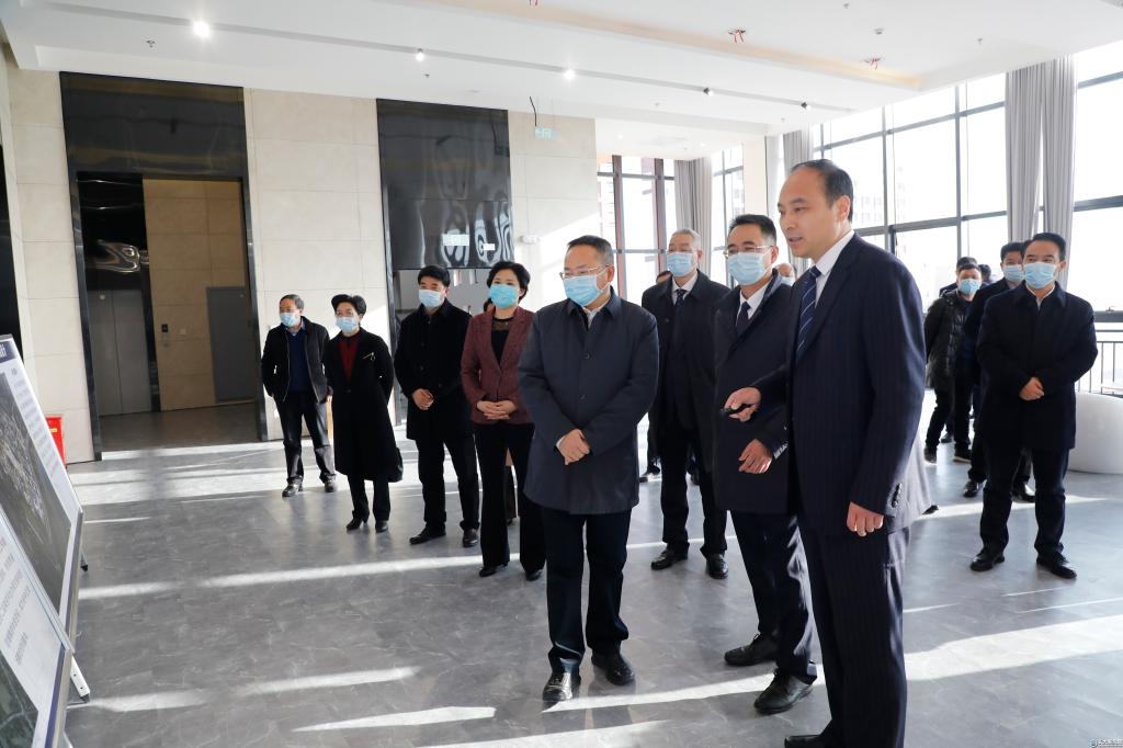 吴锦在荆州市支持长江大学“双一流”建设现场办公会上强调：深化校地合作，共谋融合发展