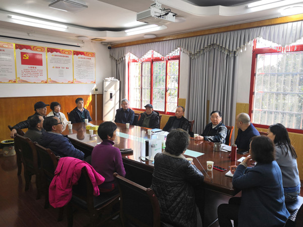 学校纪委召开离退休老同志代表座谈会