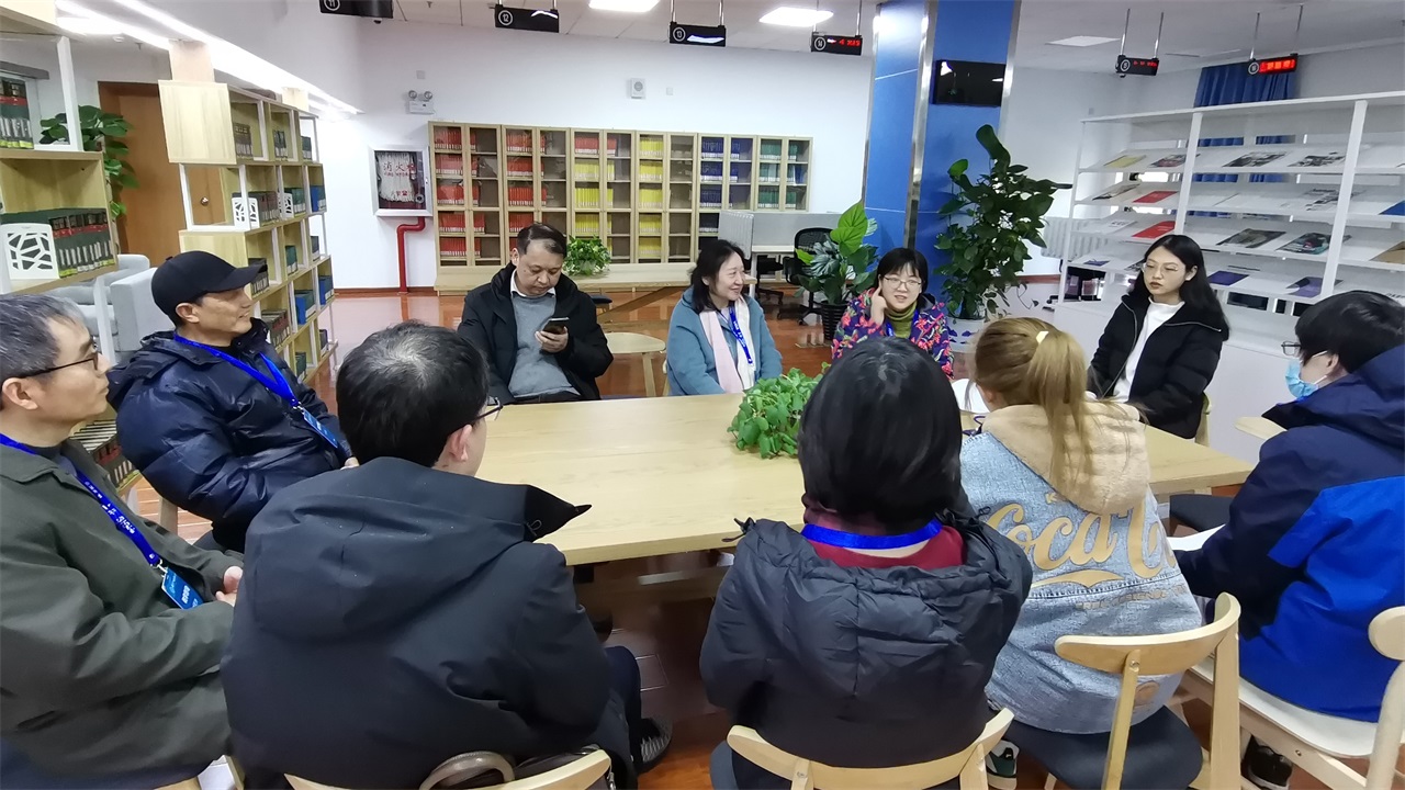 为新学期保驾护航——校教学督导组开学教室巡检