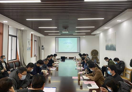 校长王存文参加化学与环境工程学院师生座谈会