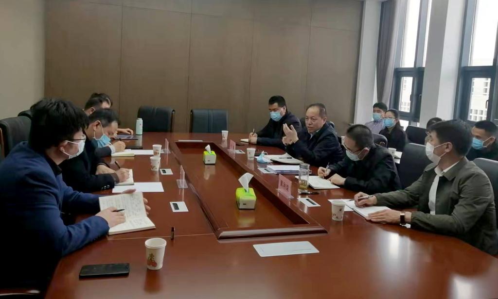 延安市乡村振兴局党组书记、局长黄利荣一行来我校乡村发展研究院座谈交流