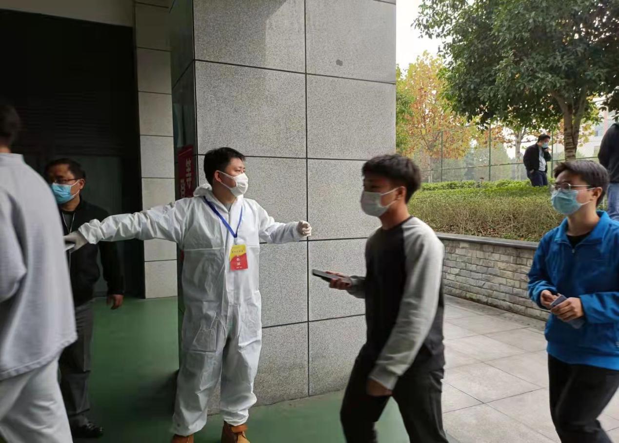 党员形象在重科疫情防控一线熠熠生辉