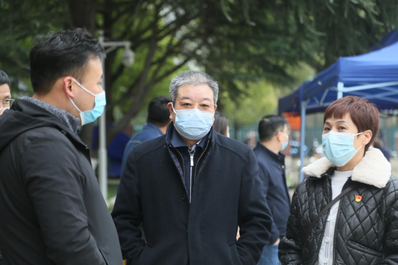 我校组织全体师生进行核酸检测