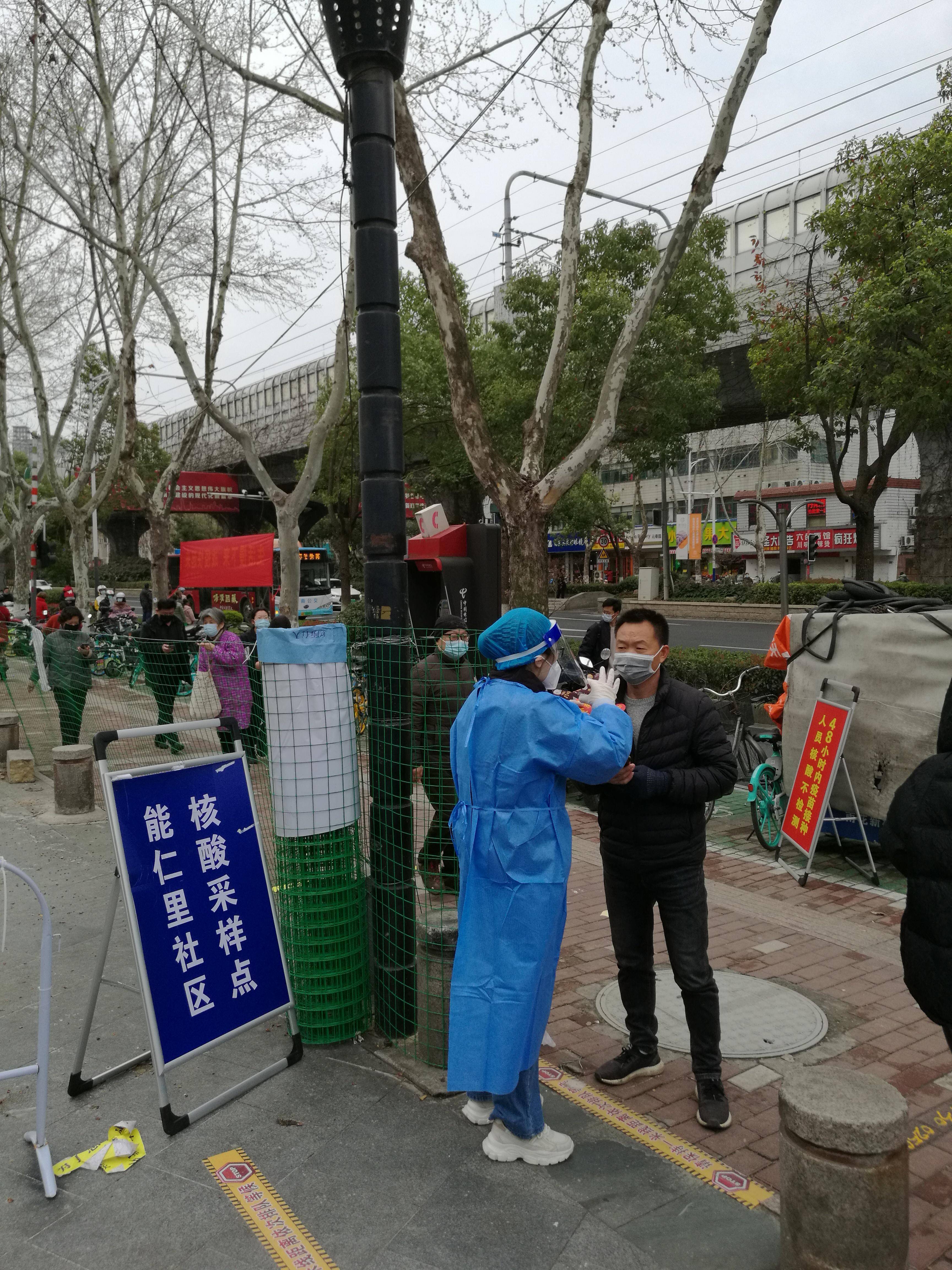 到街道社区去群防群控，南京雨花台区检察院志愿者们这样参与防疫