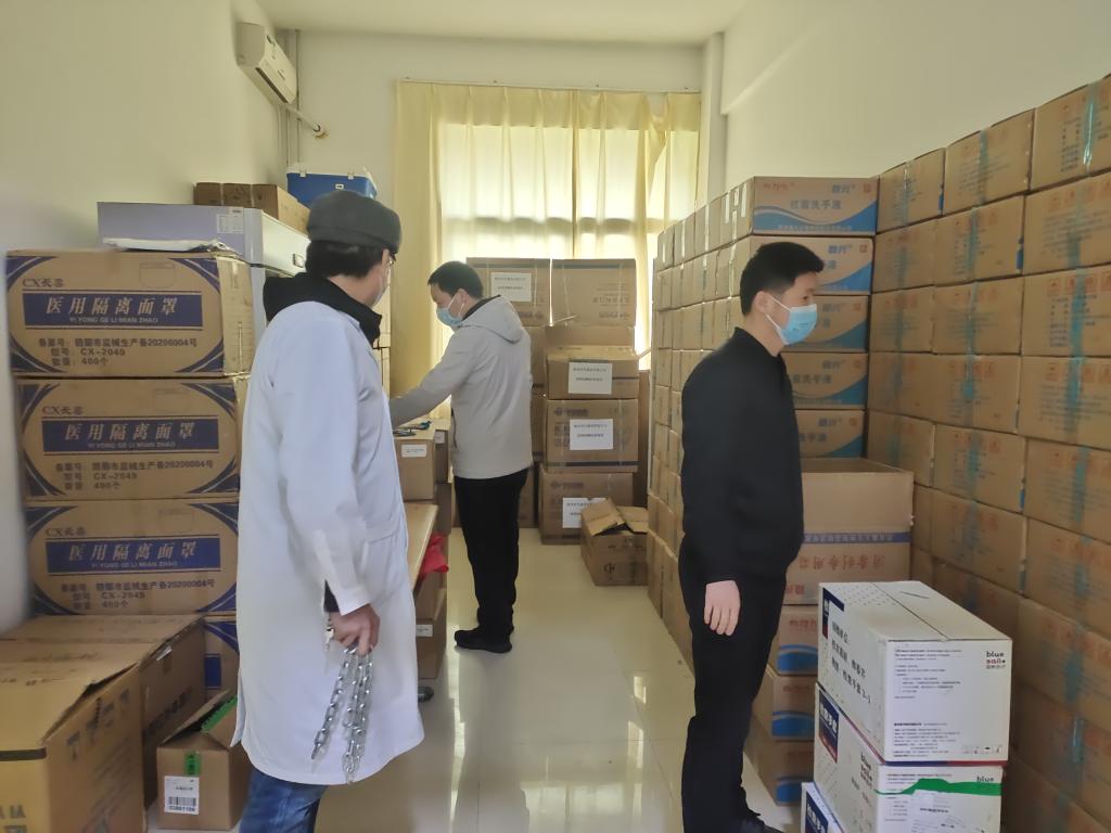 省纪委监委驻省教育厅纪检监察组副组长易红彬一行来校检查疫情防控工作