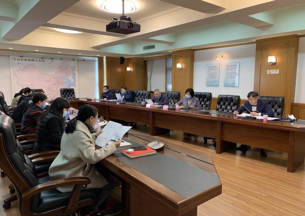 学校召开离退休工作领导小组会