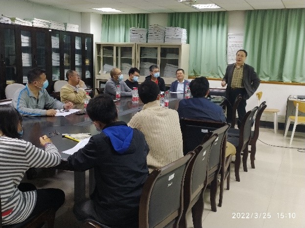 信息科学技术学院计算中心党支部举办专题学习会