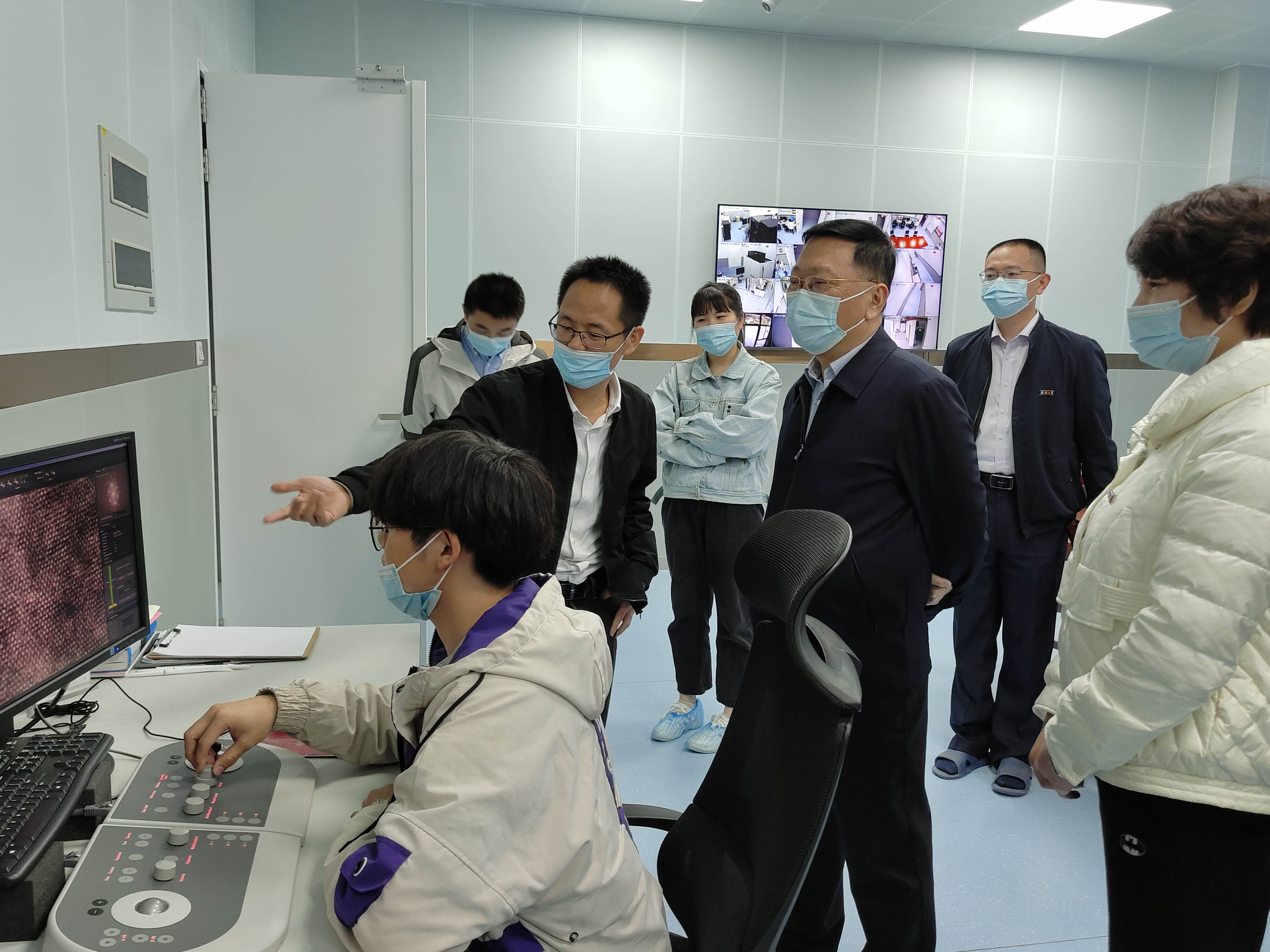校党委陈国龙书记到电镜中心（筹）调研