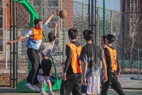 物理科学学院举办5v5篮球赛