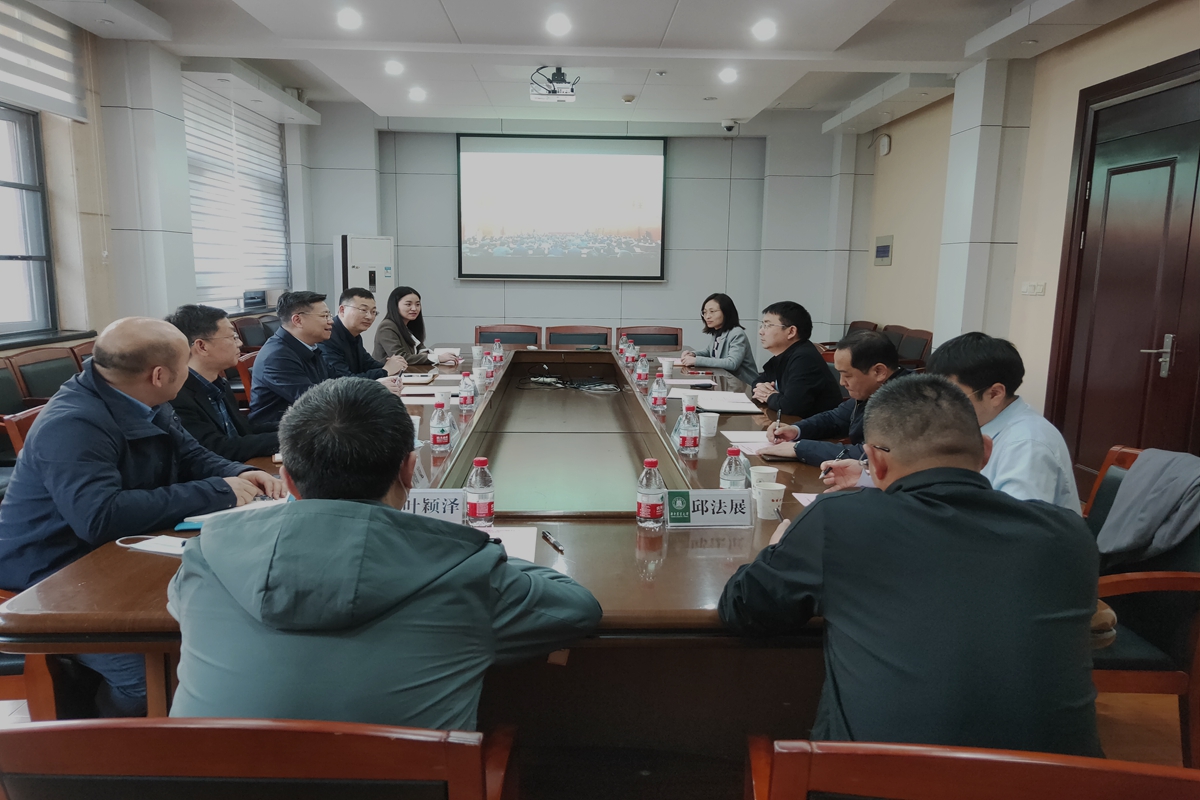 中国电信湖北分公司副总经理杨才正一行来校调研