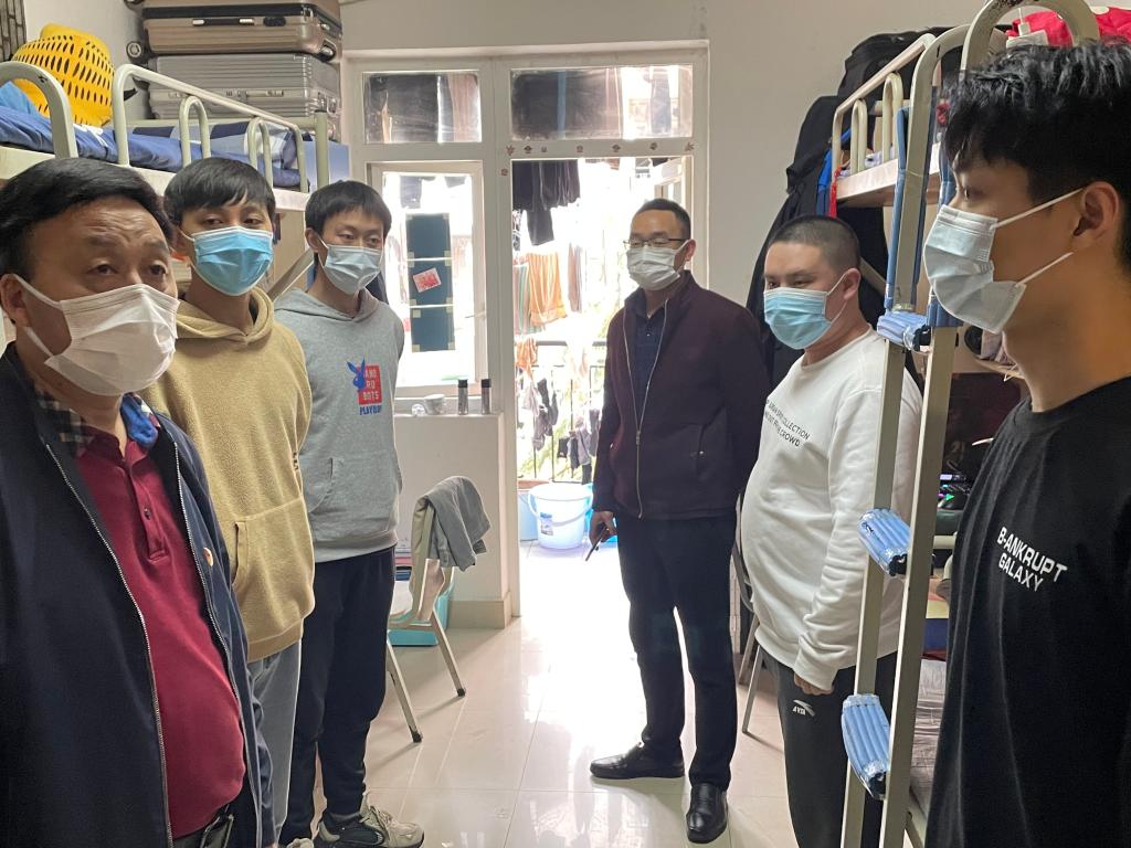 电气工程学院深入走访学生寝室