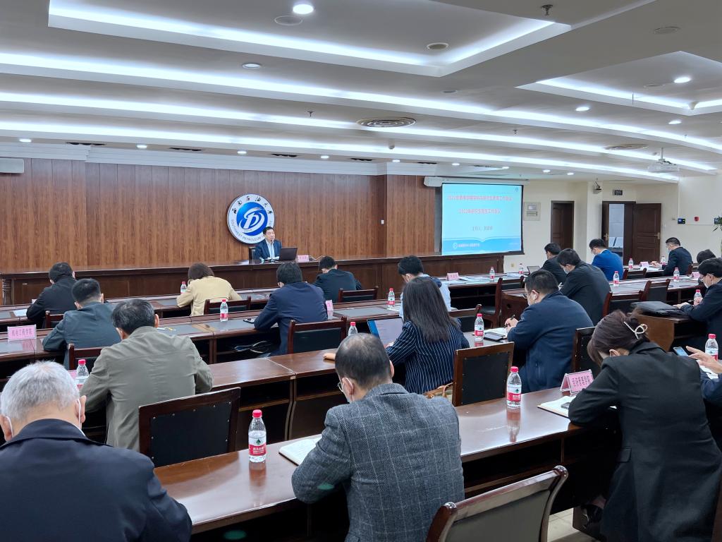 学校安排部署学科与研究生教育工作