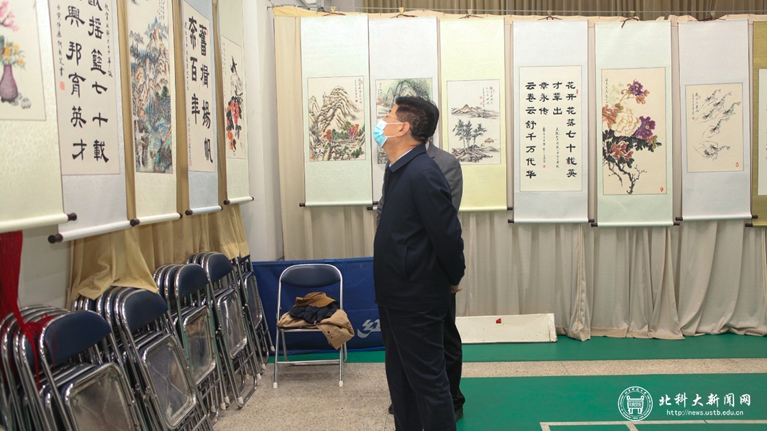喜迎校庆七十周年摄影展、书画展火热开展