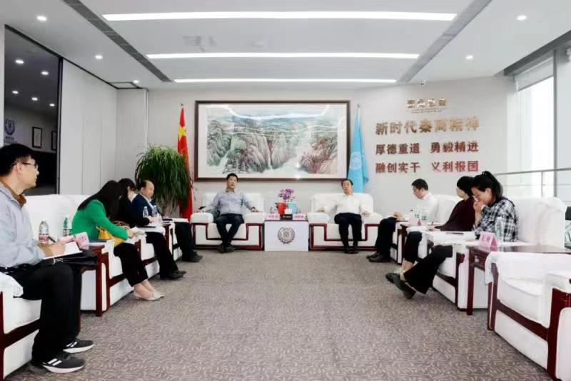 李佼瑞副校长一行赴秦商总会座谈交流