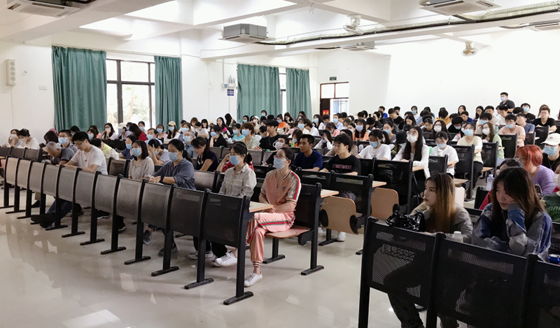 马克思主义学院组织师生同上一堂“冰雪”思政大课