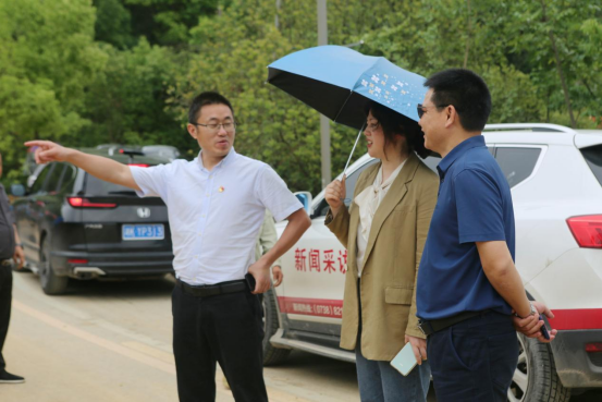 党建引领聚合力——乡村振兴引领湖南新化龙湾村“蝶变”之路