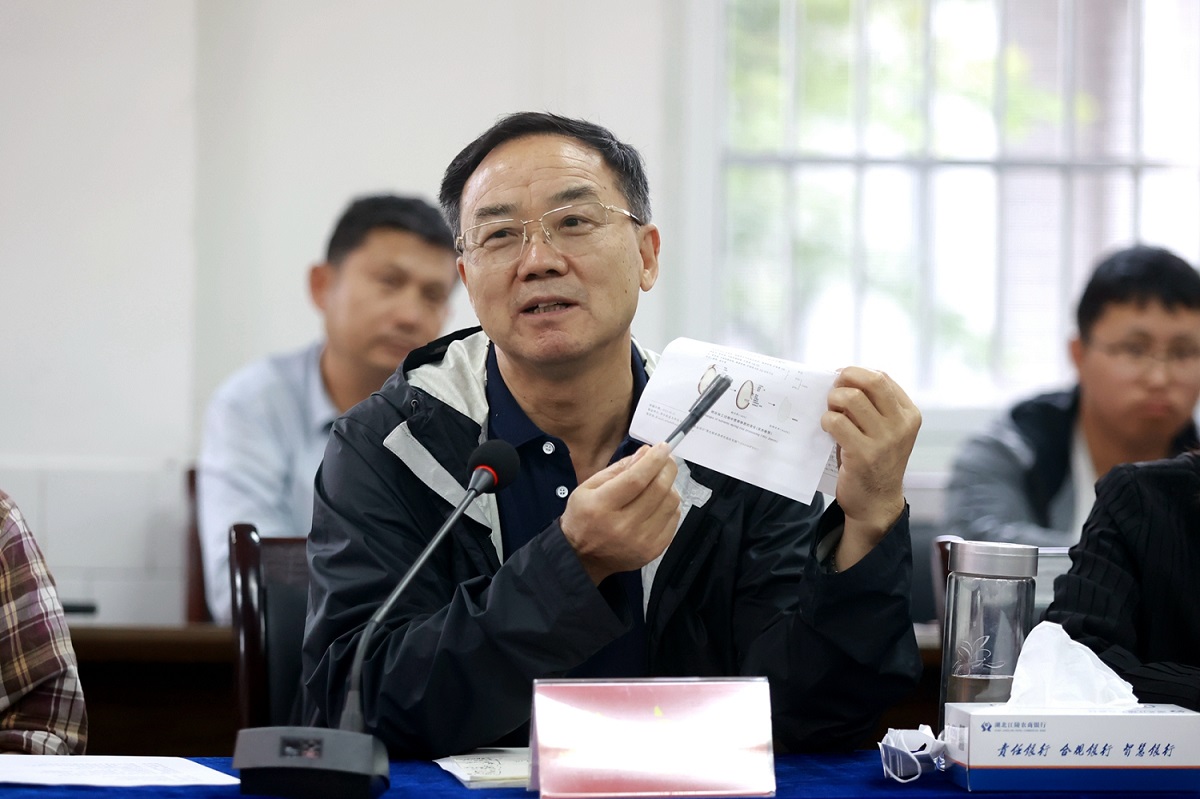张启发院士带队赴汉川监利江陵调研“双水双绿”产业