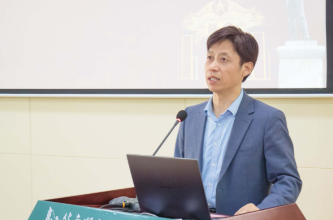华南师范大学研究生汕尾实践教学出征暨授旗仪式顺利举行